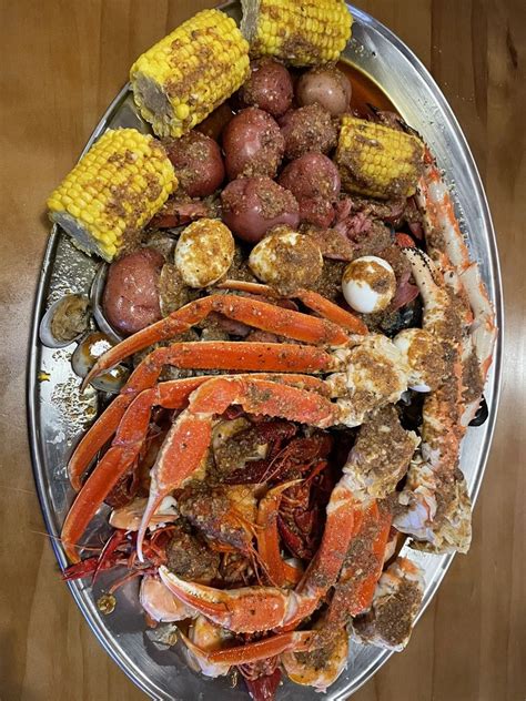 Urban Crab Seafood Shack .